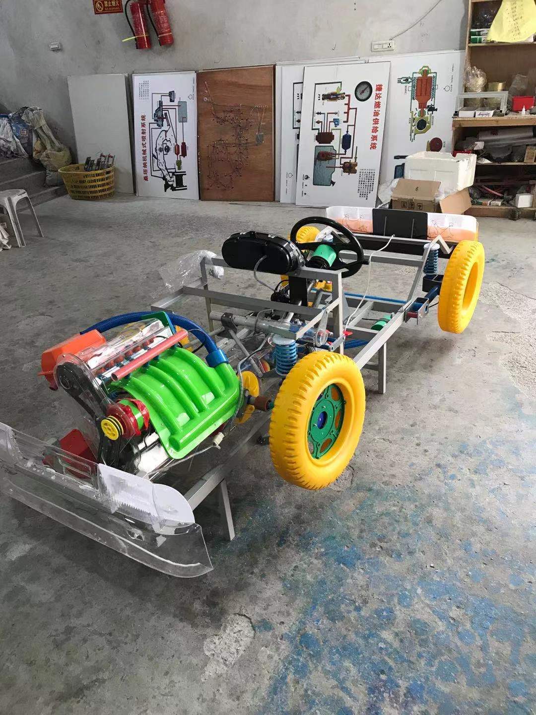 汽车桑塔纳2000型透明整车教学模型与发动机各部件模型